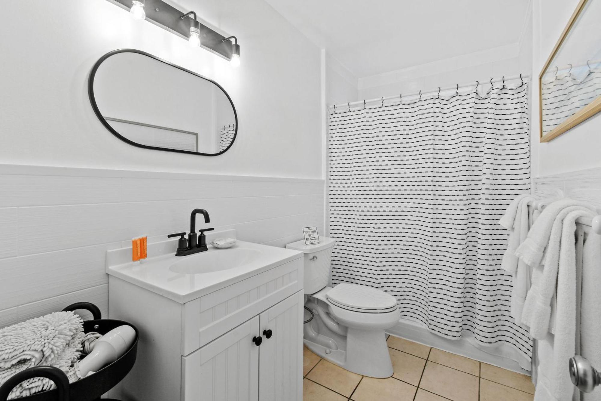 Sunshine Shores Boutique Apartments Palm Beach Shores Exterior foto