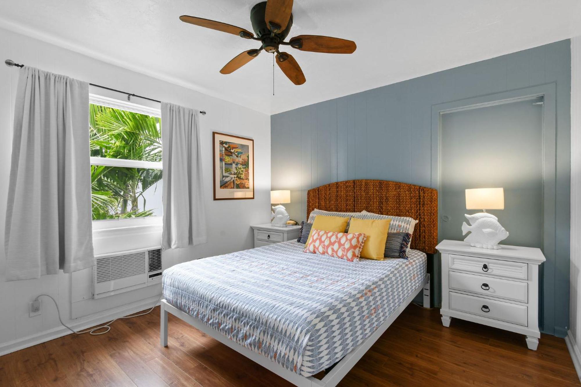 Sunshine Shores Boutique Apartments Palm Beach Shores Exterior foto
