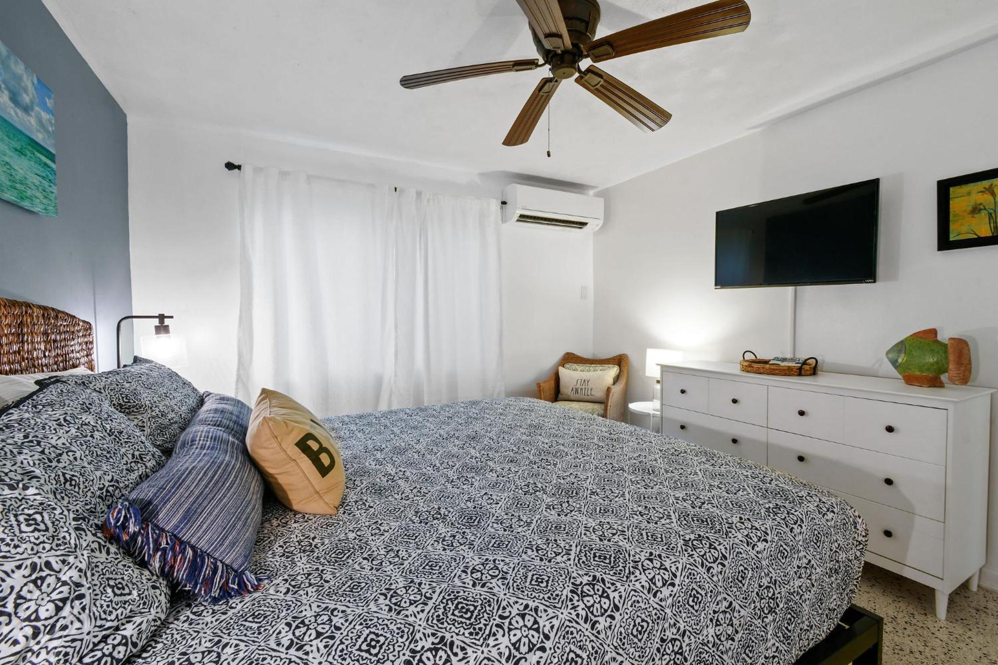 Sunshine Shores Boutique Apartments Palm Beach Shores Exterior foto